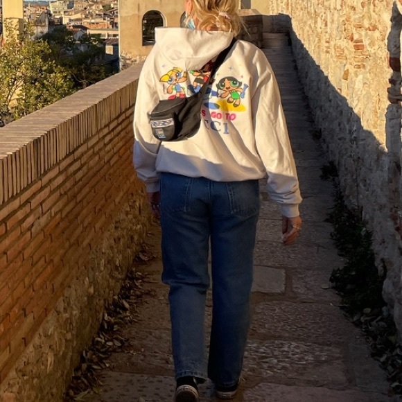 Limited edition mega yacht sweatshirt - Picture 7 of 8